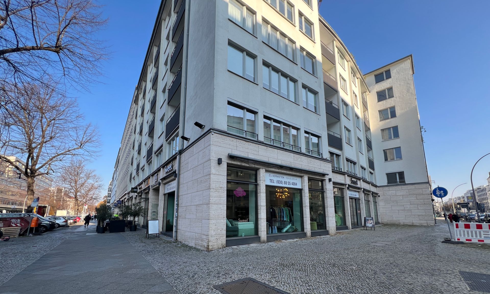 City West: Erstklassige Ladenfläche mit großer Schaufensterfront!