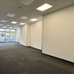 Großzügig Erdgeschossfläche mit Schaufenster !