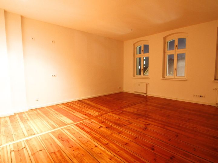 2 Zimmer Wohnung mitten in Weißensee !