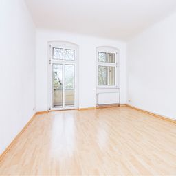 Provisionsfreie, Helle 2-Raumwohnung im klassischen Altbau !
