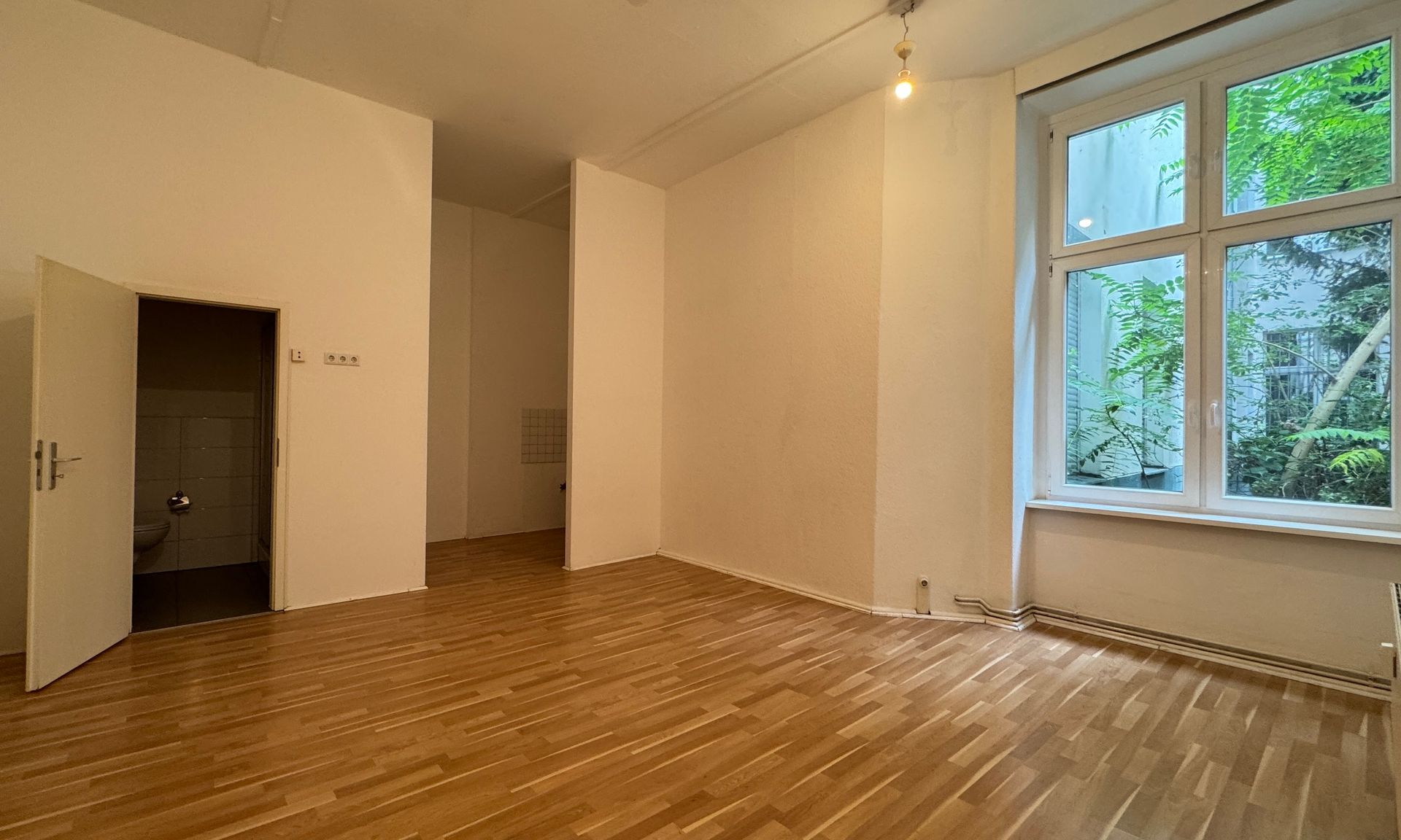 Büroeinheit im ruhigen Innenhof sucht neuen Mieter!