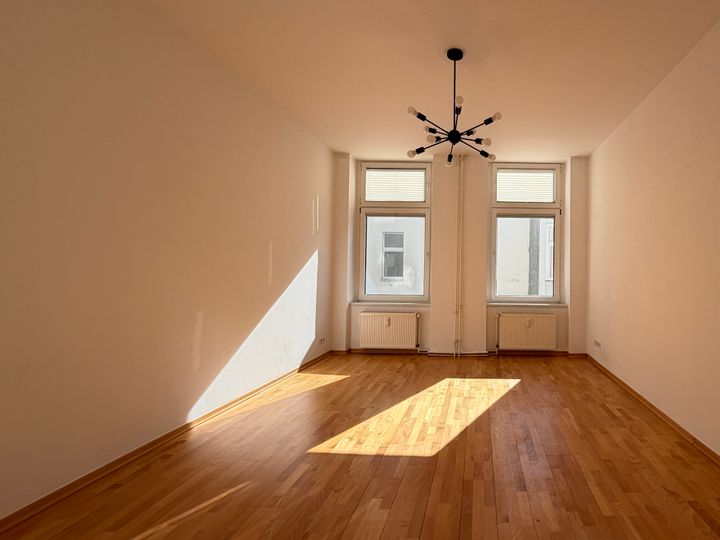 Helle Innenhofwohnung am Akazienkiez – Provisionsfrei, 2 Zimmer, EBK, Tageslichtbad !