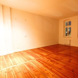 2 Zimmer Wohnung mitten in Weißensee !