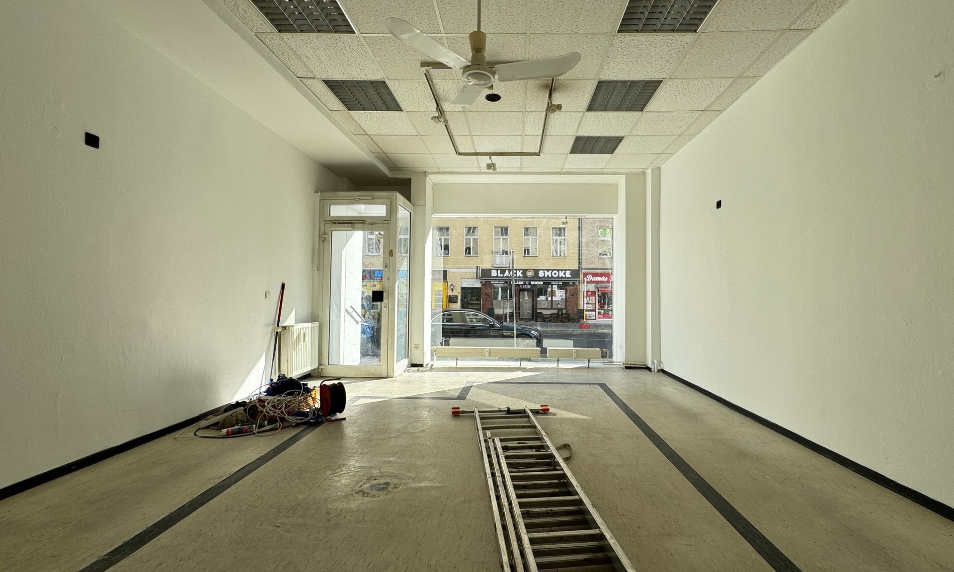 Kompakte Gewerbeeinheit in Frequentierter Lage !