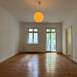 Charmante Altbauwohnung mit Balkon in Berlin-Friedrichshain !