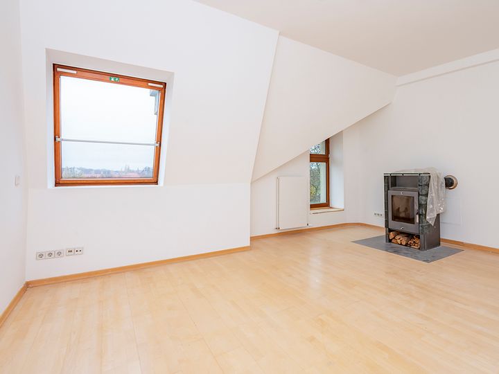 Geräumige Familienwohnung im Dachgeschoss mit Terrasse ! +Provisionsfrei+