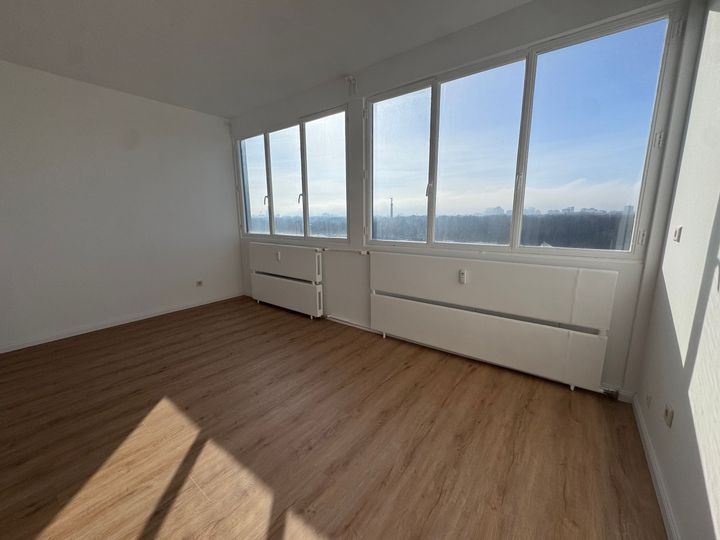 Helle 2-Zimmer-Wohnung mit Aufzug in Berlin-Tiergarten!