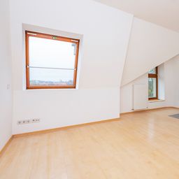 Geräumige Familienwohnung im Dachgeschoss mit Terrasse ! +Provisionsfrei+