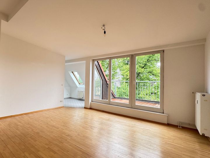 Charmante Dachgeschosswohnung in Berlin mit Blick über die Stadt
