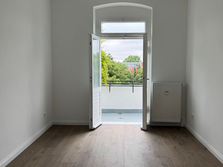2-Zimmer Altbau Wohnung zur Teilgewerblichen Nutzung!