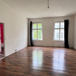 Kompakte Wohnung im Samariterkiez mit Ofenheizung. Befristung bis 31.12.2026 !
