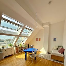 Moderne Dachgeschosswohnung in Berlin – Friedrichshain