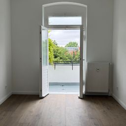 2-Zimmer Altbau Wohnung zur Teilgewerblichen Nutzung!