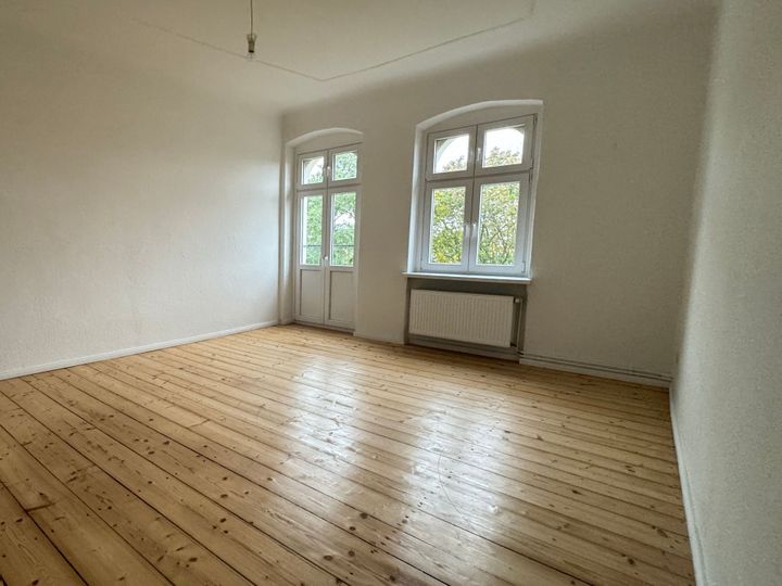 Praktische Einraumwohnung mit Einbauküche !
