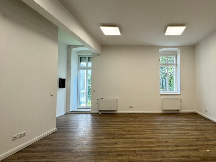 Kompaktes Gewerbe mit Schaufensterfront !