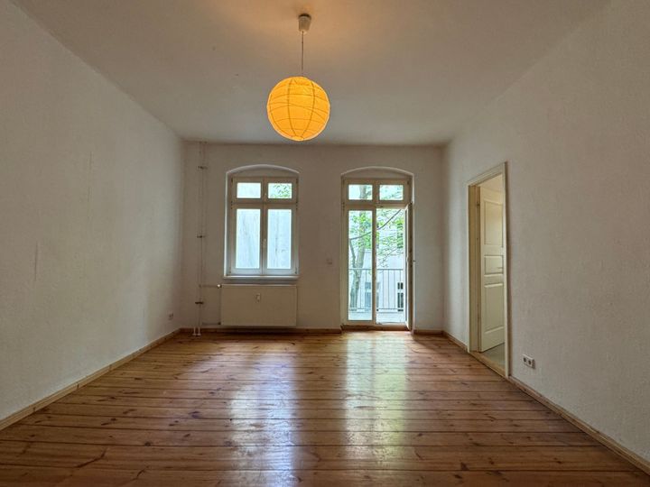 Charmante Altbauwohnung mit Balkon in Berlin-Friedrichshain !