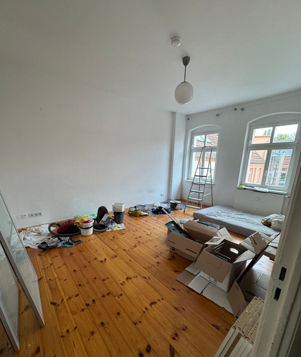1-Zimmer Altbauwohnung mit Balkon in Berlin-Friedrichshain !