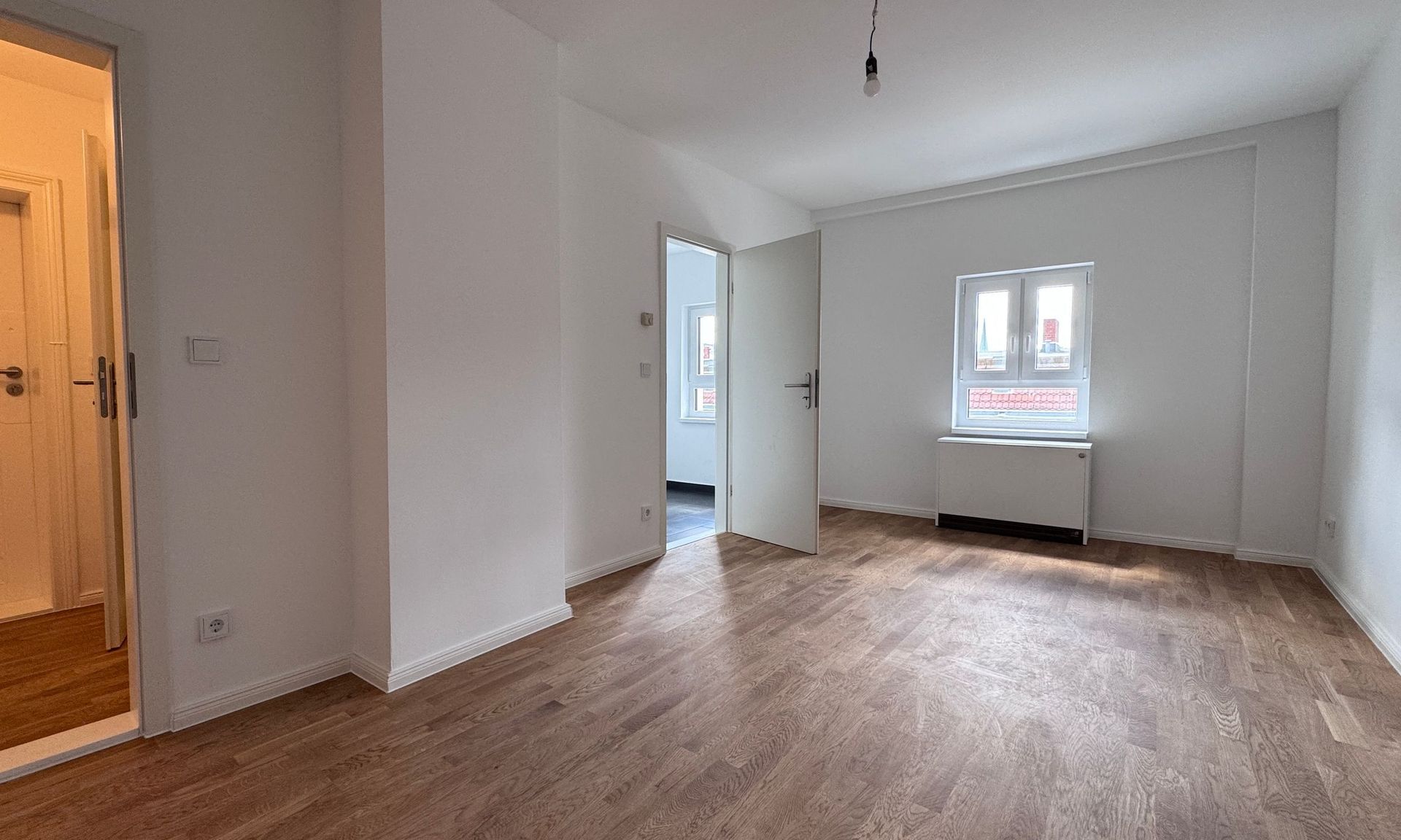 Charmante Dachgeschosswohnung in Berlin – Ideal für Singles