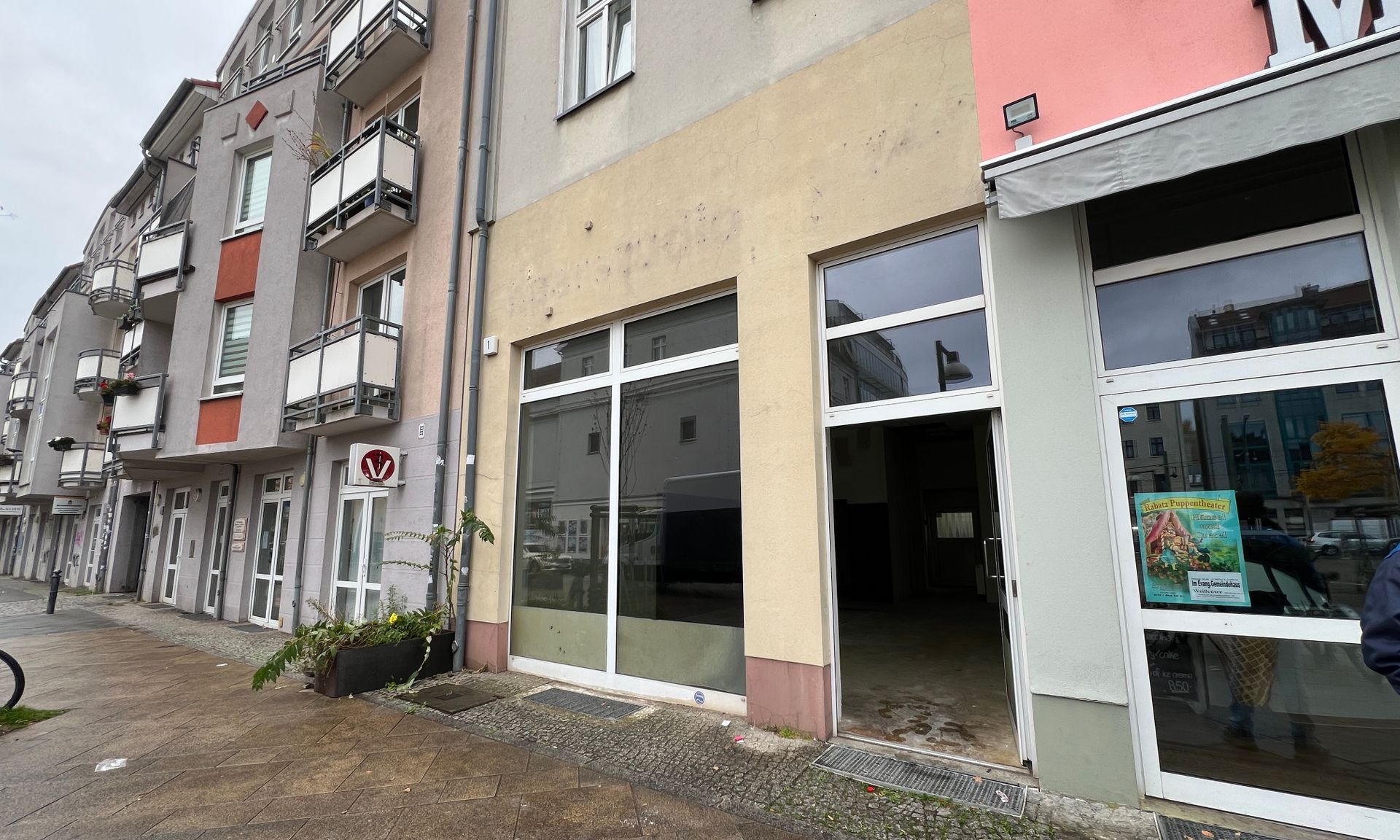 Platz- Lage Weißensee: Praktische Verkaufsfläche zu vermieten!