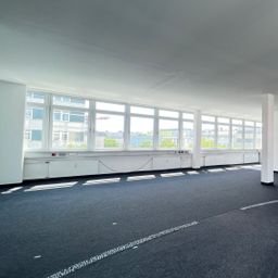 Lichtdurchflutete Büroetage in zentraler City West Lage!
