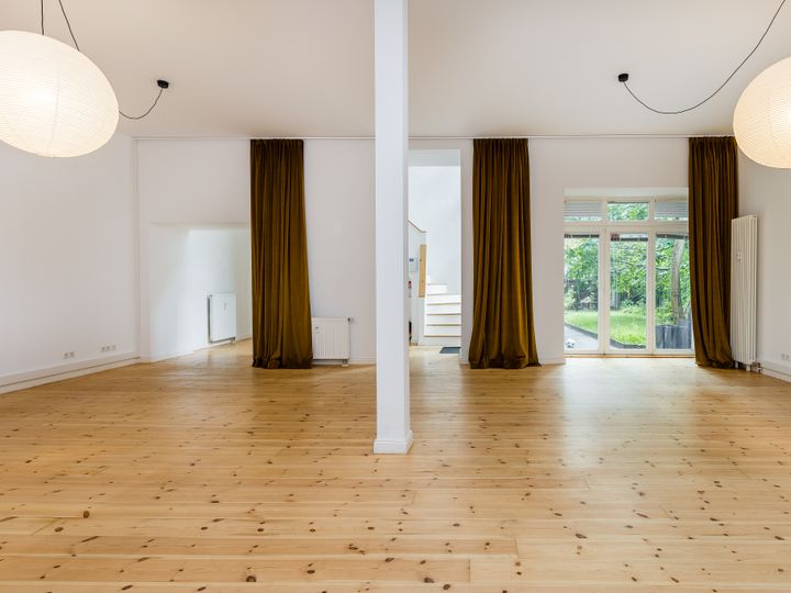 Moderne Bürofläche in eigener Remise!