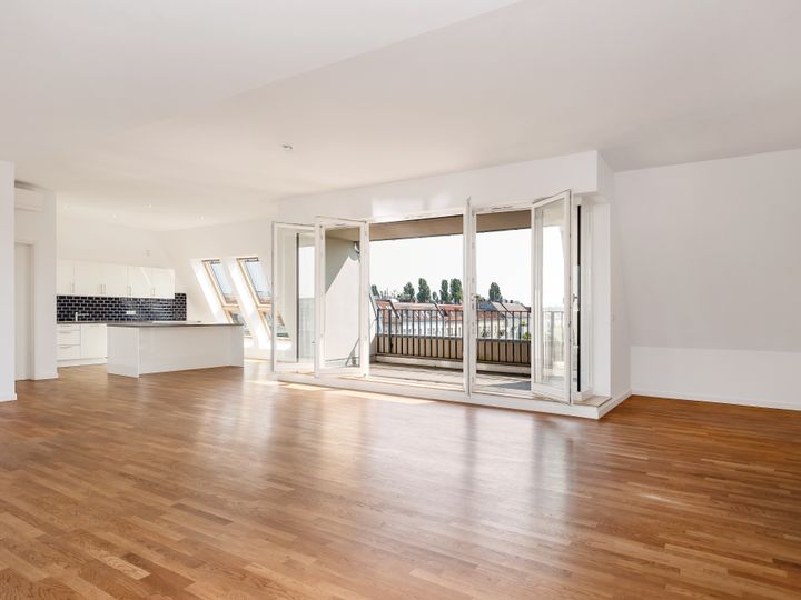 Offenes Wohnerlebnis im Dachgeschoss mit Blick auf den Boxi