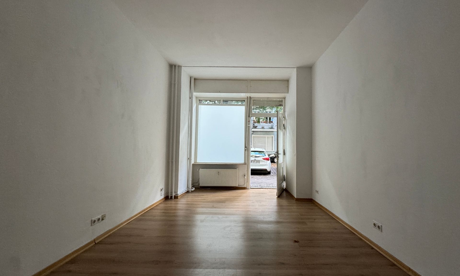 Kompaktes Gewerbe mit Schaufenster !