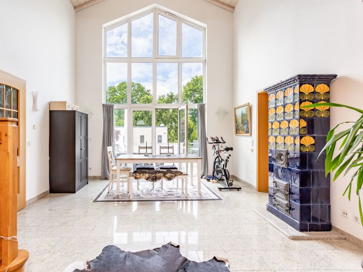 Exklusive Villa mit historischem Charme – Ideal für Anleger oder Eigennutzer !