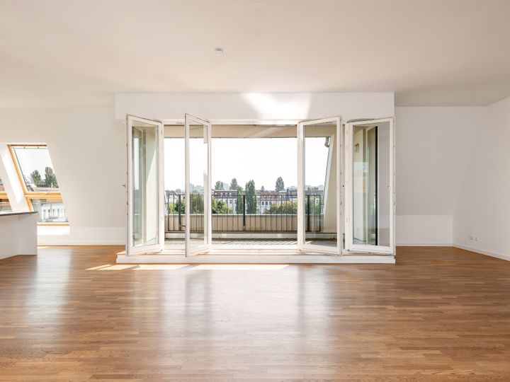 Offenes Wohnerlebnis im Dachgeschoss mit Blick auf den Boxi