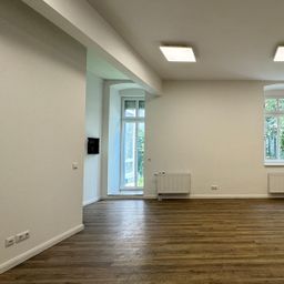 Kompaktes Gewerbe mit Schaufensterfront !