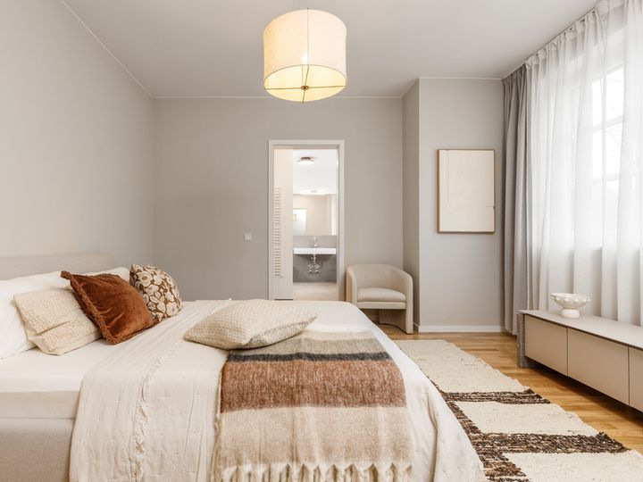 Zeitlos schöner Neubau zum Einzug bereit !