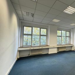 Einzelraumvermietung in gepflegtem Bürogebäude !