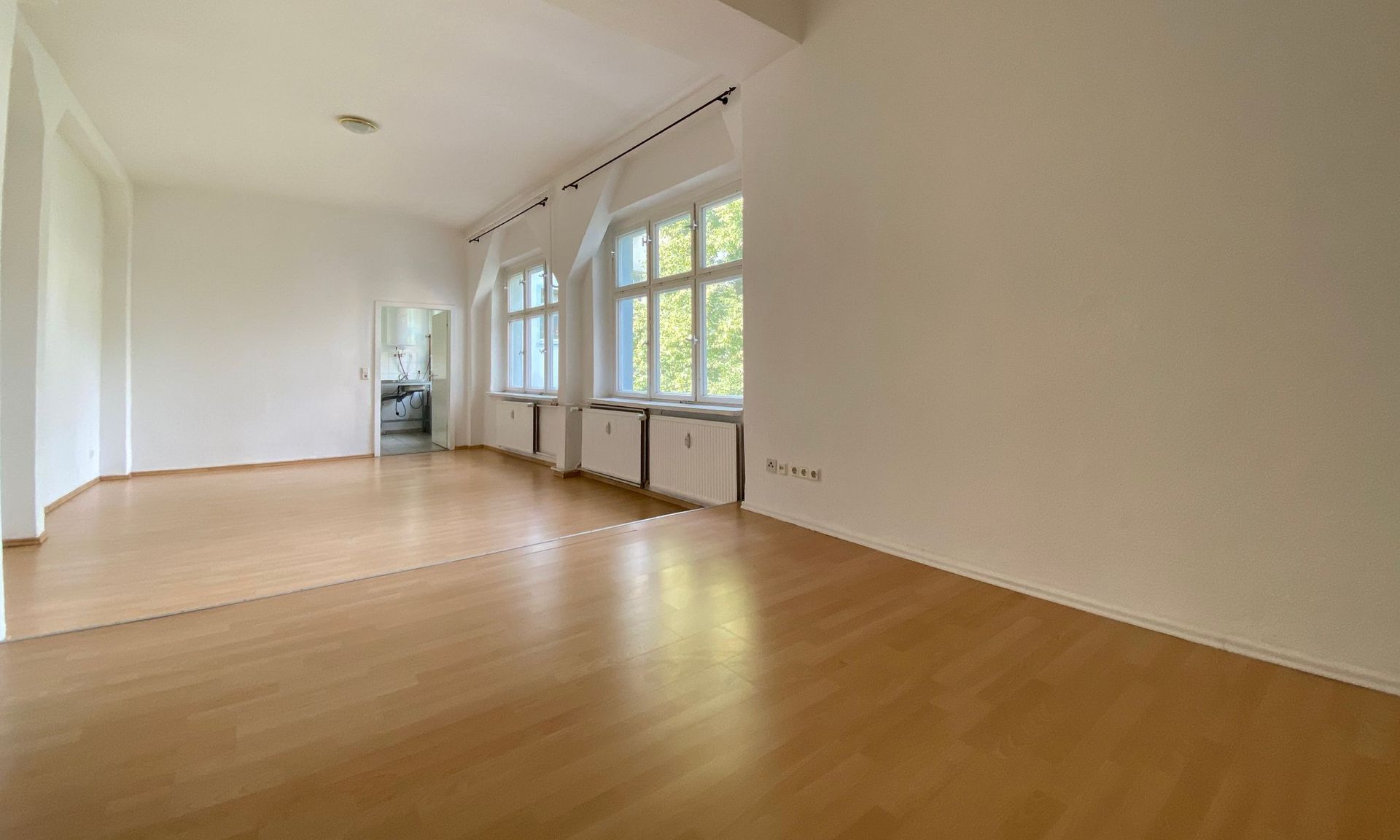 2 Jahre Befrisitung! Helle 1-Zimmer-Wohnung mit Balkon !  !